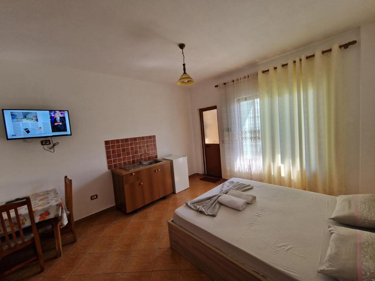Guest House "Pisha" Дуррес Экстерьер фото