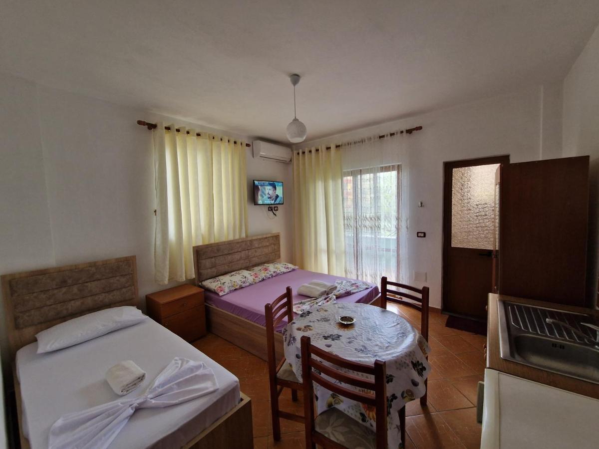 Guest House "Pisha" Дуррес Экстерьер фото