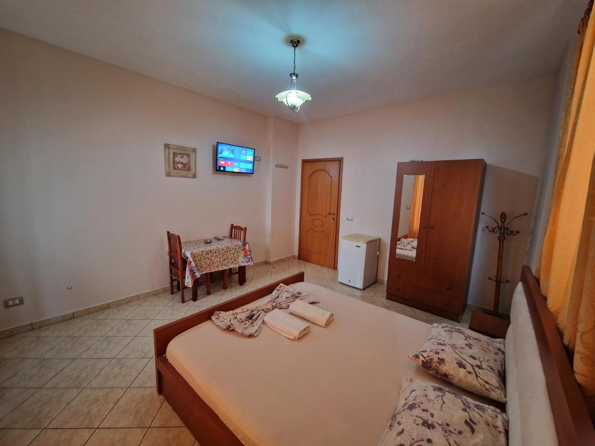 Guest House "Pisha" Дуррес Экстерьер фото