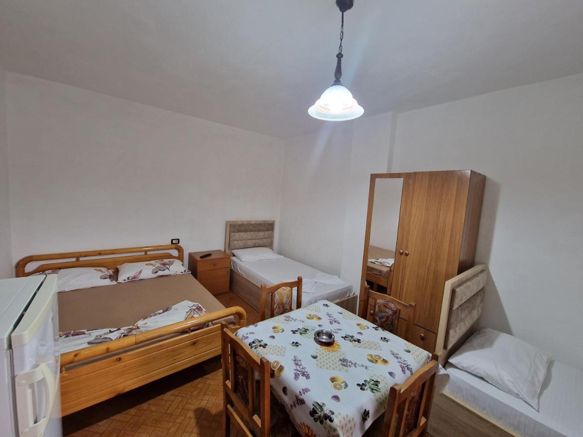 Guest House "Pisha" Дуррес Экстерьер фото